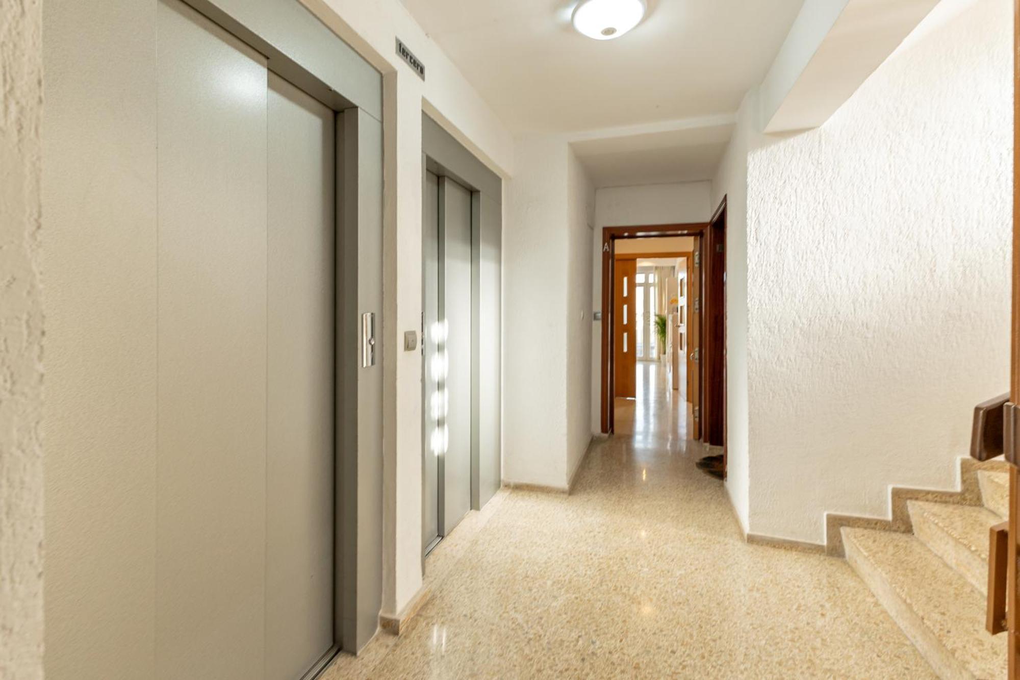 Charming 3 Bedroom Apartment At Triana Center By Oui Seville Exterior photo